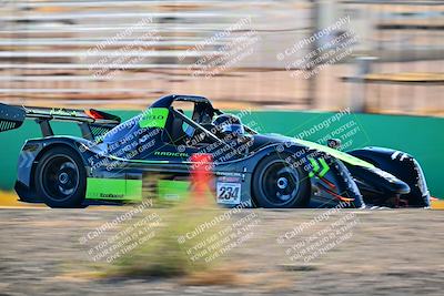 media/Oct-18-2025-Extreme Speed (Sat) [[d6d7e1fef1]]/Red-Green/